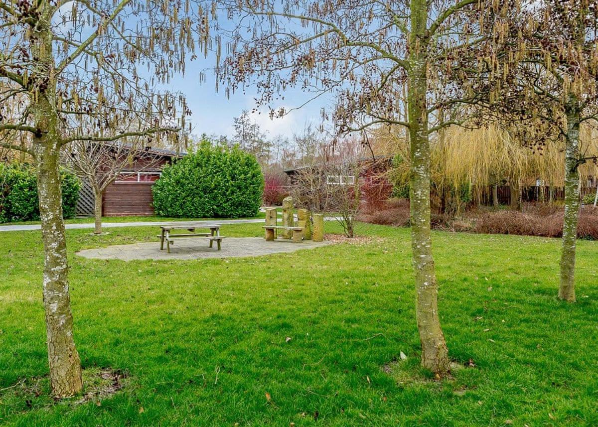 Woodland Lakes Lodges Thirsk Exterior photo